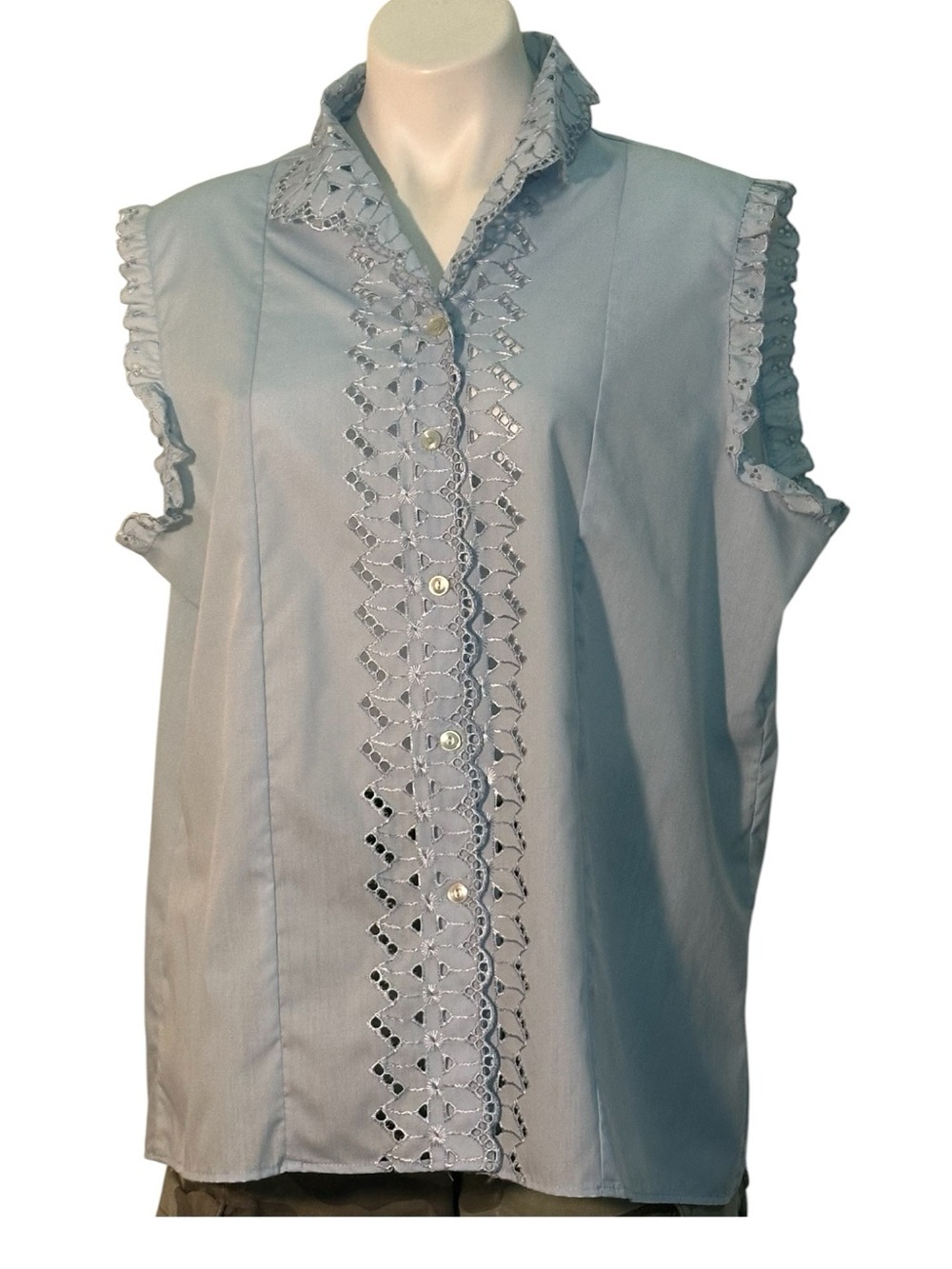 Stacy Stag of Calif. sleeveless Eyelet-Trim Button Front Top - Light Blue, (42)